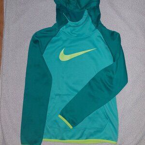Nike therma Dri-Fit pullover hoodie - youth size M